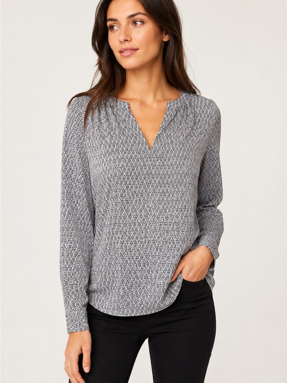 LOFT Black & White Printed Split V-Neck Blouse